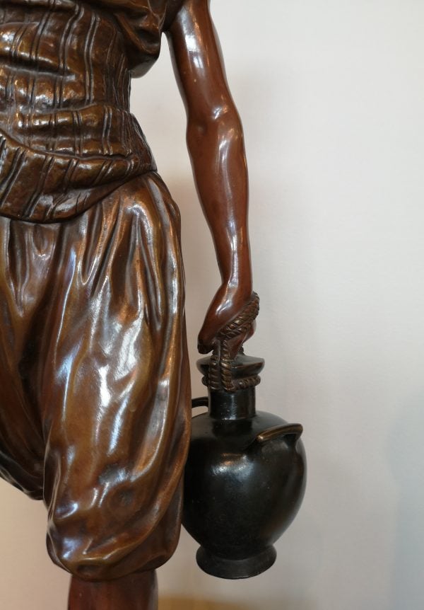 Bronzinė skulptūra "Tunisietis vandens nešikas" 19 a.