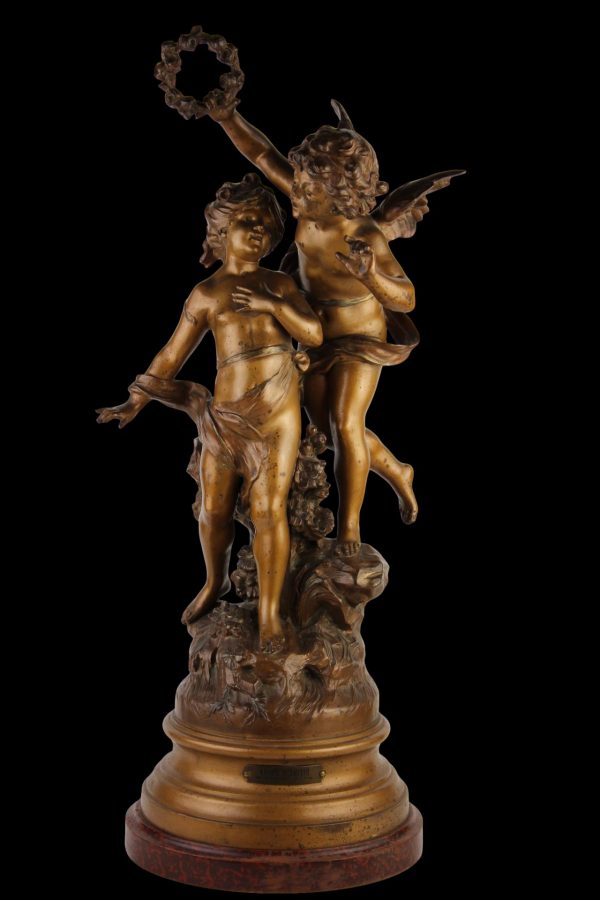 Antikvarinė skulptūra pagal A. Moreau "Meilė ir draugystė"