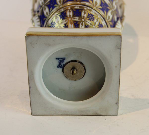 "Dresdner Porzellan" auksuota porceliano vaza