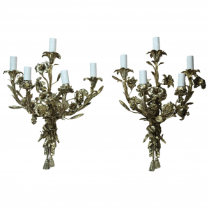 Neoklasicistinio stiliaus bronziniai šviestuvai