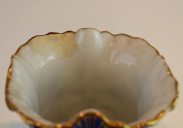 Rococo stiliaus porcelianinių vazų pora