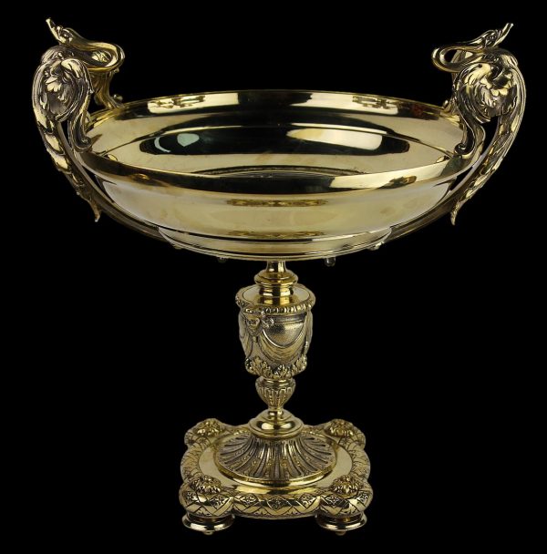 T. Hingre pasidabruota bronzinė stalo lėkštė 