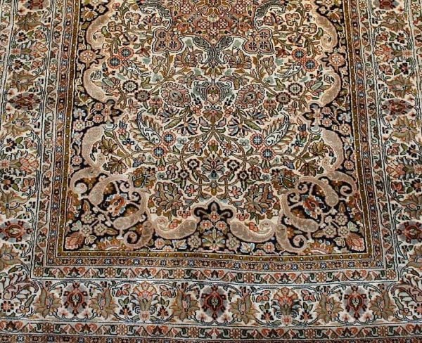 Indiškas rankų darbo Kashmir šilkinis kilimas