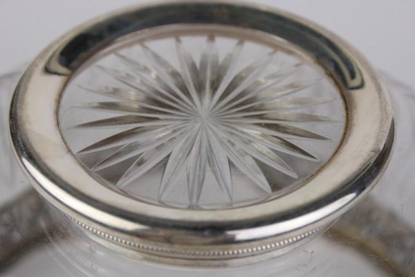 Antikvarinė krištolinė vaza su sidabriniu žiedu