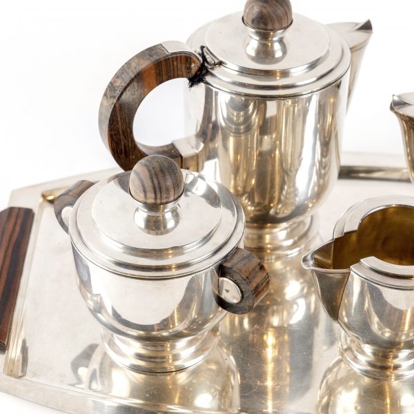 Art Deco stiliaus pasidabruotas kavos ir arbatos servizas 