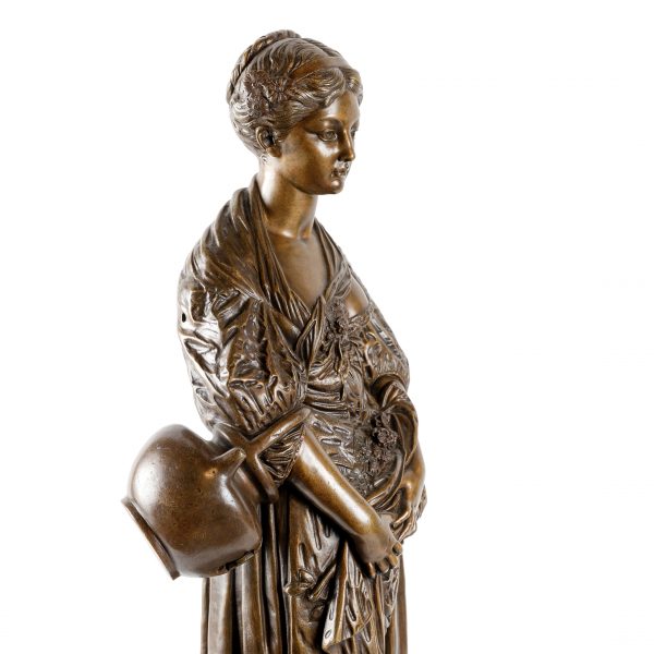 Antikvarinė P. Baur skulptūra "Mergina su ąsočiu"