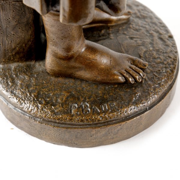 Antikvarinė P. Baur skulptūra "Mergina su ąsočiu"