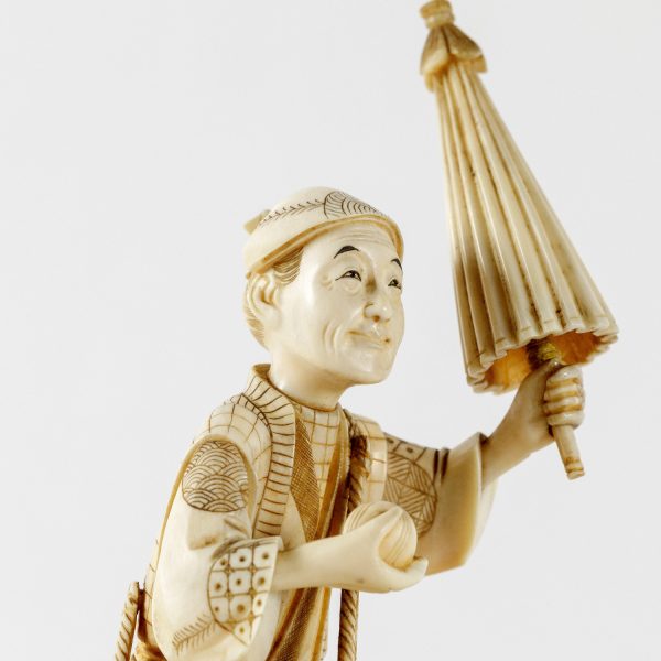 Japoniška okimono kaulinė skulptūra