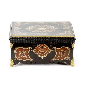 Antikvarinė Napoleon III aksesuarų dėžutė