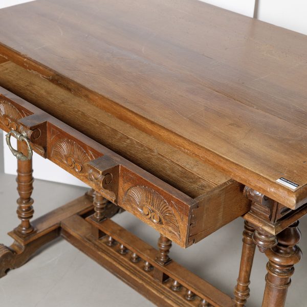 Neorenesanso stiliaus rašomasis stalas 19 a. pab.