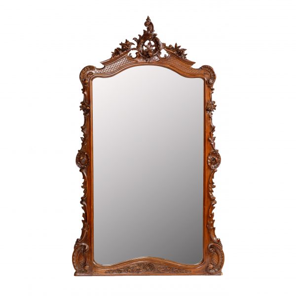 Rococo stiliaus riešutmedžio veidrodis