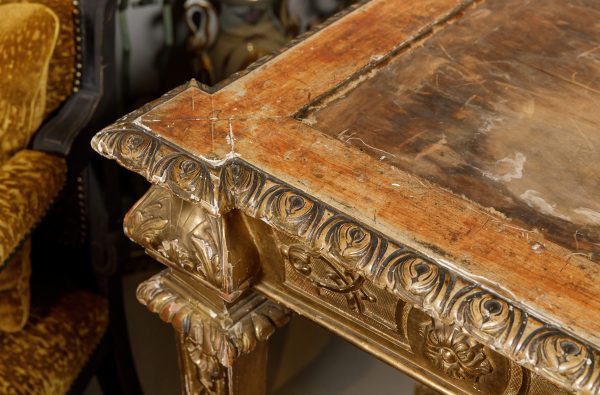 Liudviko XVI stiliaus stalas 19 a. pab.