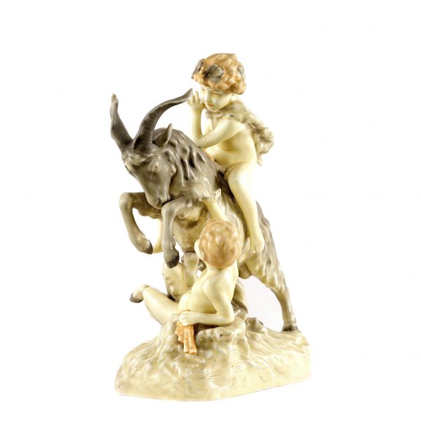 Keramikinė skulptūra "Satyrai ir ožys"
