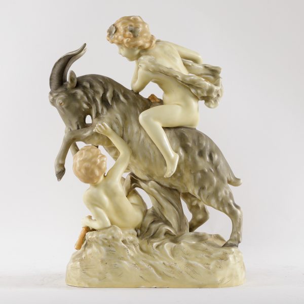 Keramikinė skulptūra "Satyrai ir ožys"