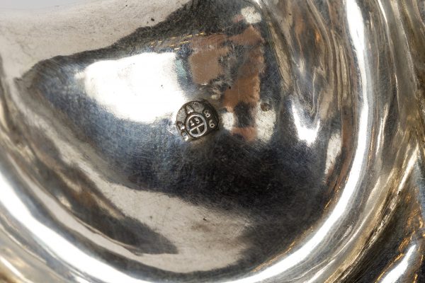 Rokoko stiliaus sidabrinė lėkštė