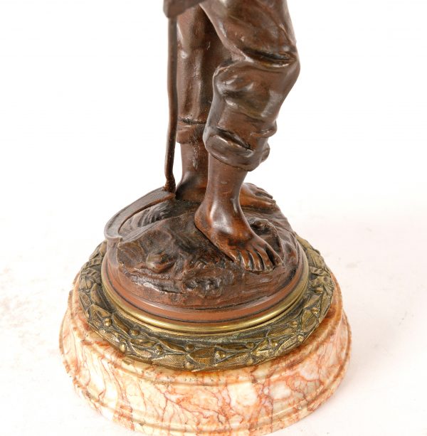 Bronzinė skulptūra "Pjovėjas"