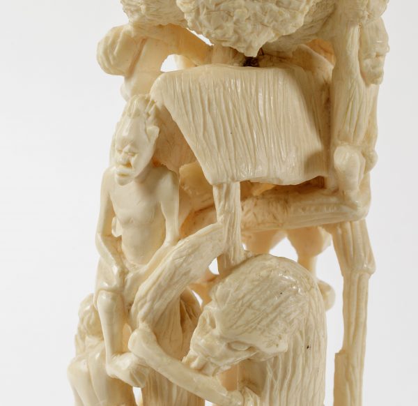Dramblio kaulo skulptūra.