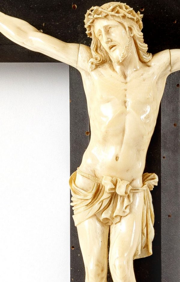 Dramblio kaulo krucifiksas “Nukryžiuotasis Jėzus”