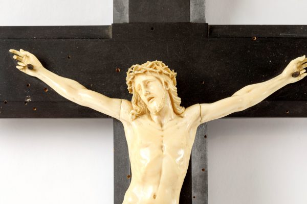 Dramblio kaulo krucifiksas “Nukryžiuotasis Jėzus”