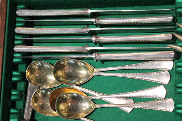 Art Deco stiliaus sidabriniai stalo įrankiai