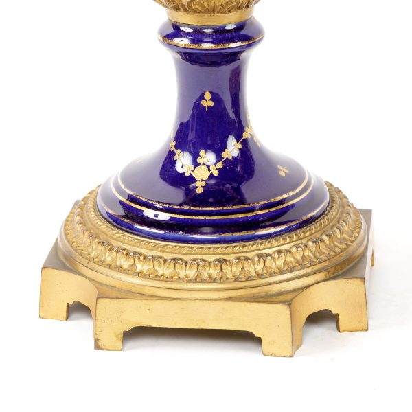 “Sevres” porcelianinės vazos