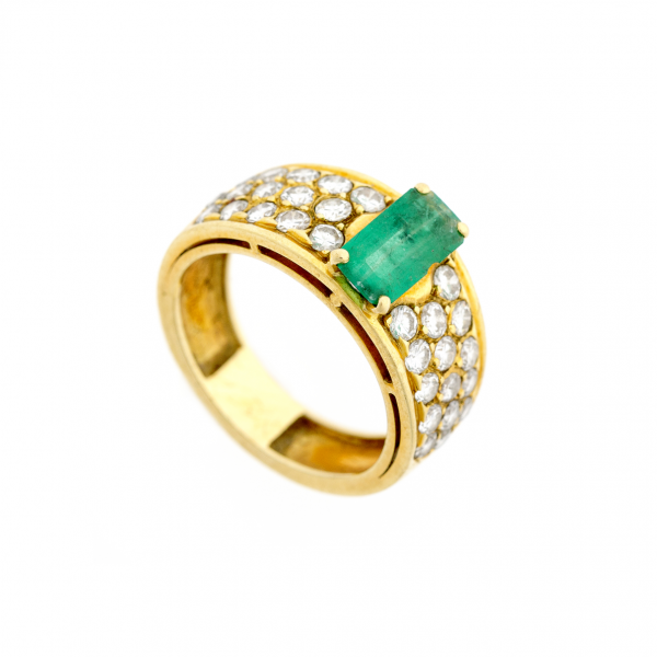 Auksinis žiedas su briliantais ir smaragdu