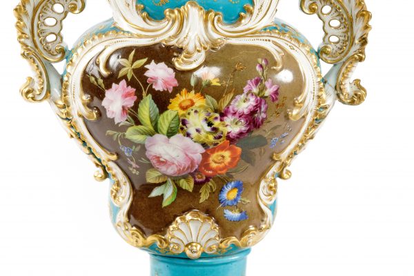 Rokoko stiliaus porecelianinė vaza