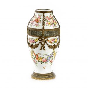 “Sevres” porcelianinė vaza