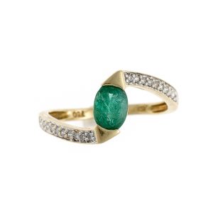 Auksinis žiedas su deimantais ir smaragdu