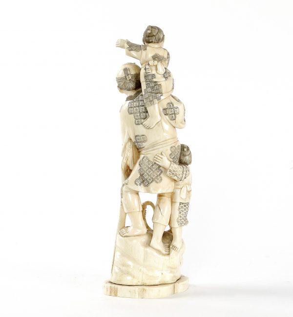 Kiniška dramblio kaulo skulptūra